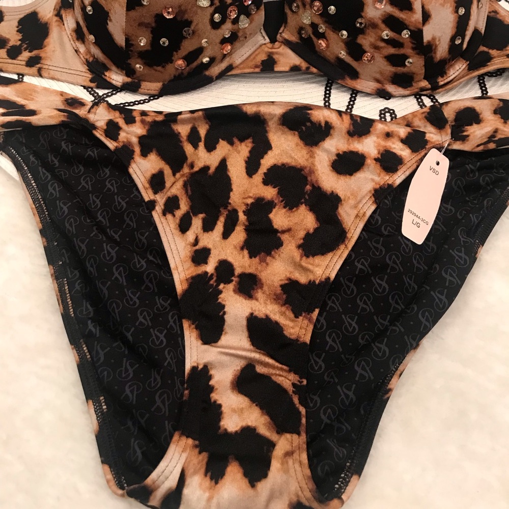 Victoria’s Secret bikini push up bombshell 34C and large bottoms - Picture 7 of 7